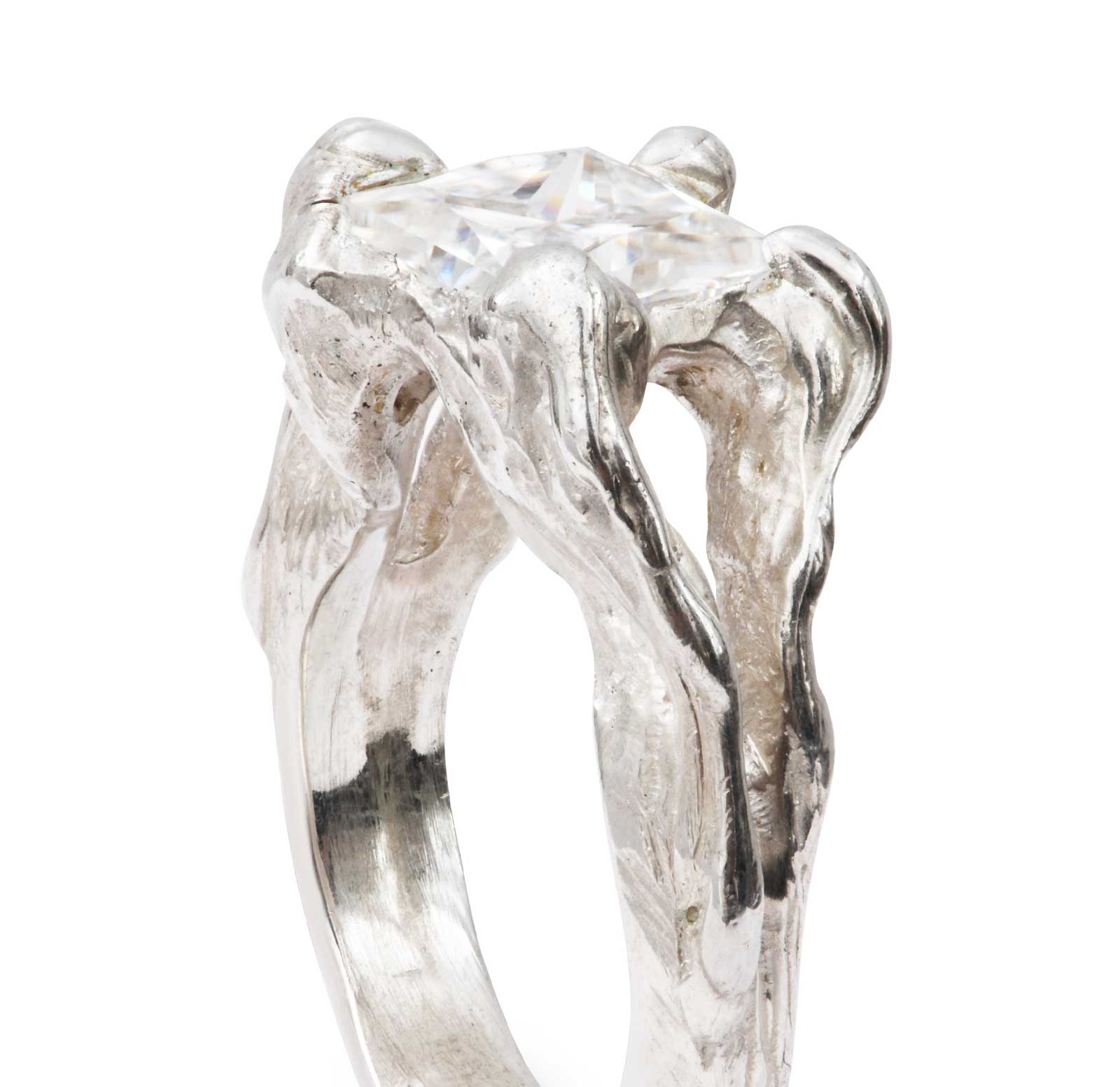 grosse bague en argent 925 et moissanite