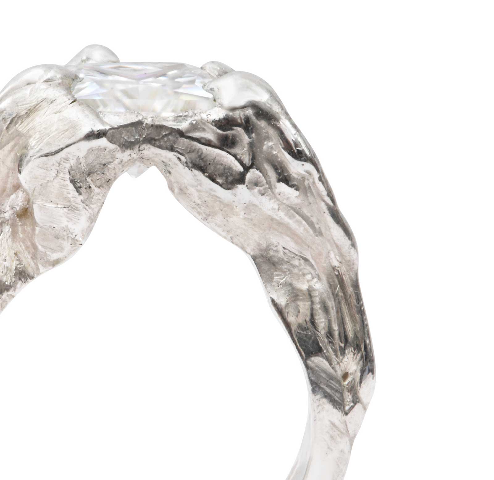 grosse bague en argent 925 et moissanite